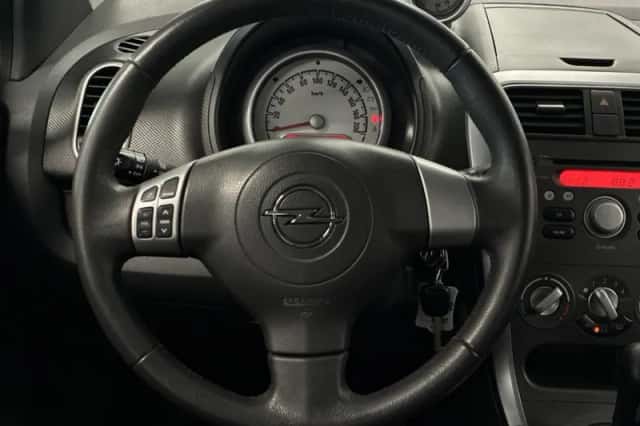Opel Agila (2008) thumbnail 4