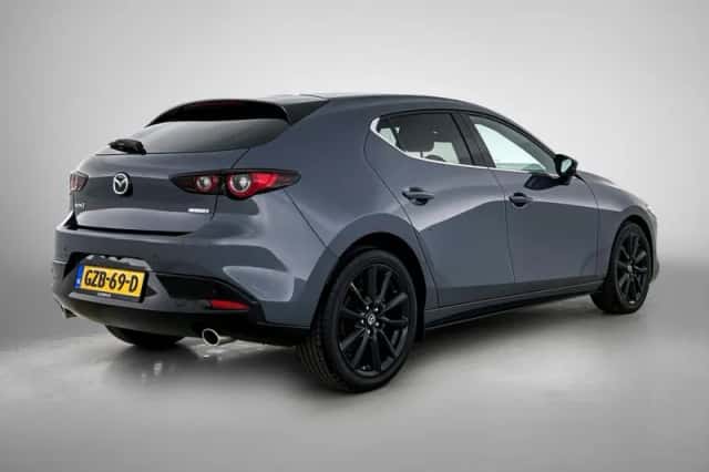 Mazda 3 (2024) thumbnail 2