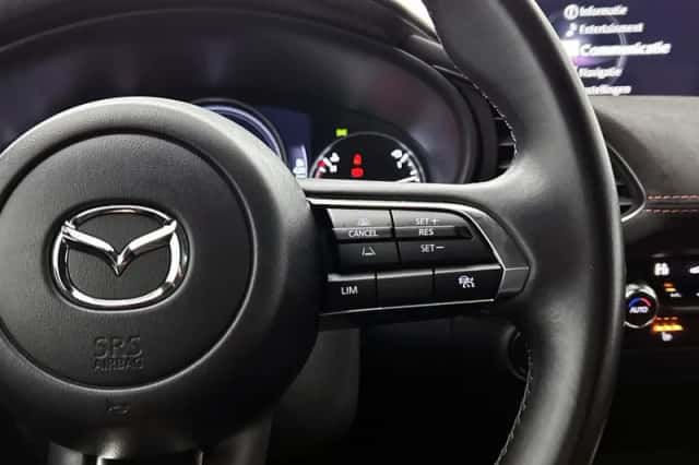 Mazda 3 (2024) thumbnail 14