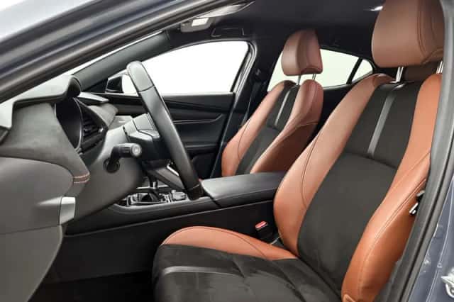 Mazda 3 (2024) thumbnail 15