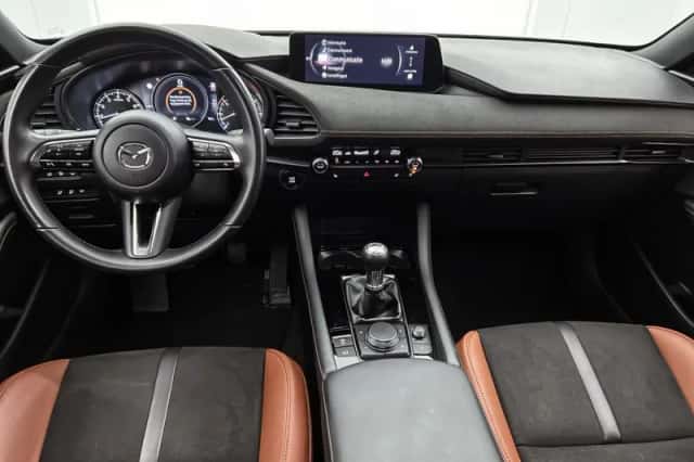 Mazda 3 (2024) thumbnail 4
