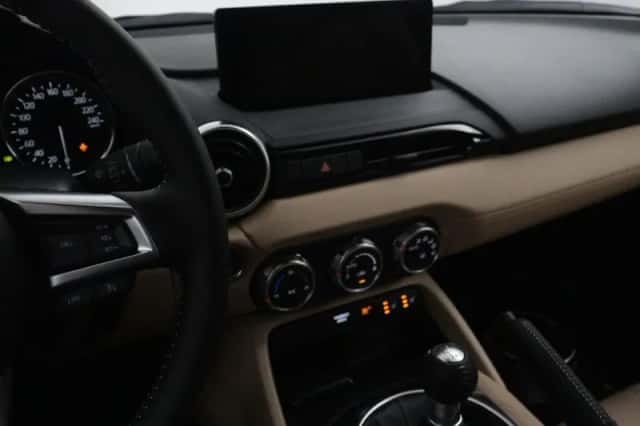 Mazda MX-5 (2025) thumbnail 8
