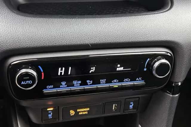 Mazda 2_Hybrid (2025) thumbnail 11