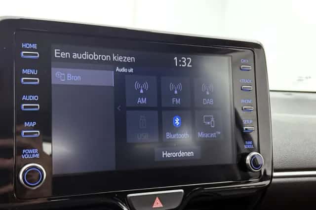 Mazda 2_Hybrid (2025) thumbnail 9