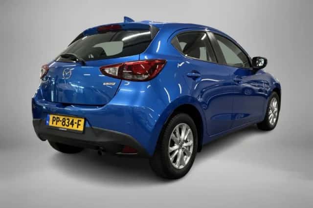 Mazda 2 (2017) thumbnail 2