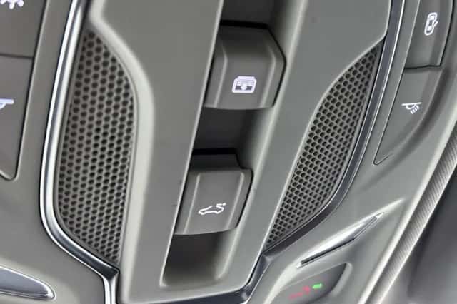 MG MG HS (2023) thumbnail 30