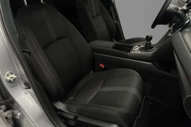 Honda Civic (2017) thumbnail 13