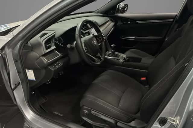 Honda Civic (2017) thumbnail 14