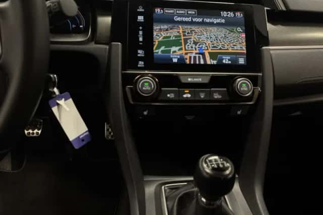 Honda Civic (2017) thumbnail 18