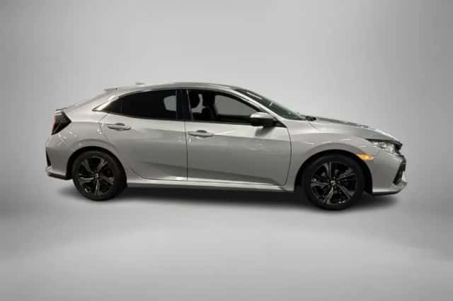Honda Civic (2017) thumbnail 3