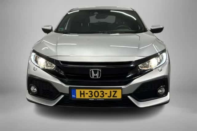 Honda Civic (2017) thumbnail 5