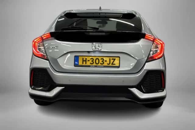 Honda Civic (2017) thumbnail 6