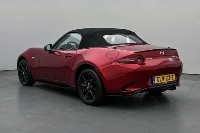 Mazda MX-5 (2024) thumbnail 2