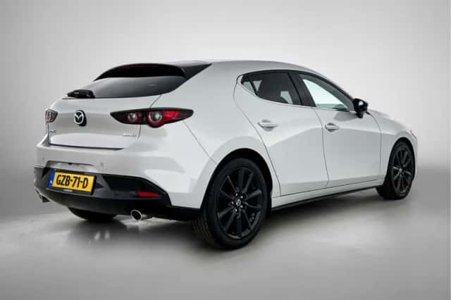Mazda 3 (2024) thumbnail 2