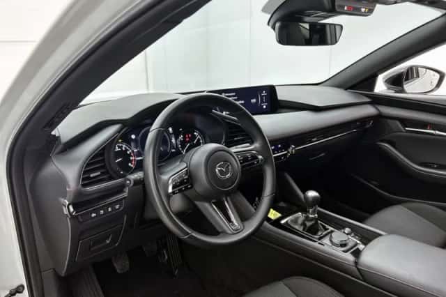 Mazda 3 (2024) thumbnail 35