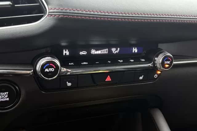 Mazda 3 (2024) thumbnail 9