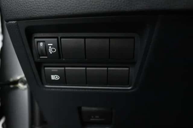Mazda 2_Hybrid (2024) thumbnail 4