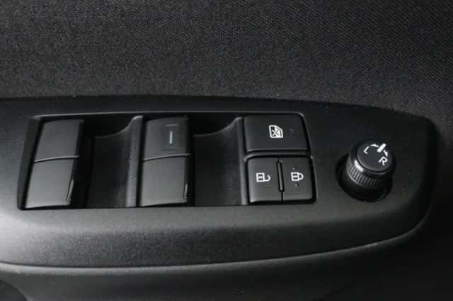 Mazda 2_Hybrid (2024) thumbnail 5