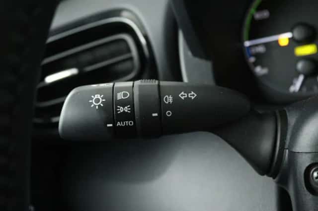 Mazda 2_Hybrid (2024) thumbnail 7