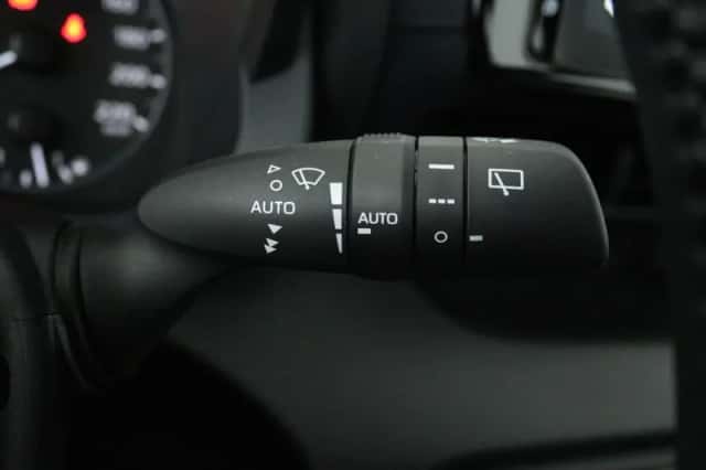 Mazda 2_Hybrid (2024) thumbnail 8
