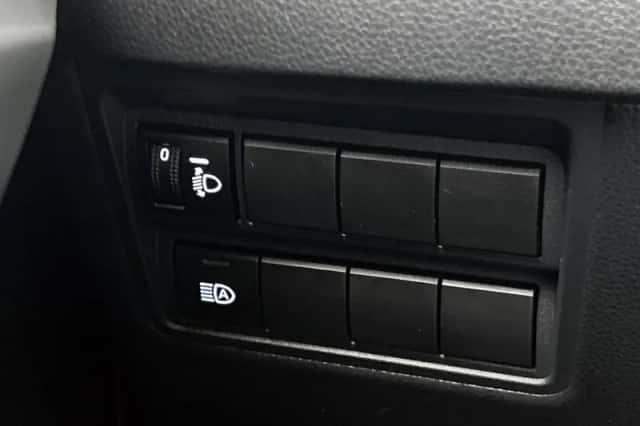 Mazda 2_Hybrid (2025) thumbnail 34