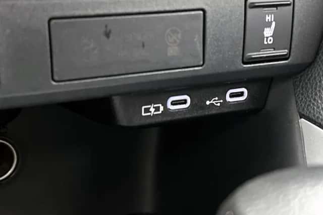 Mazda 2_Hybrid (2024) thumbnail 23