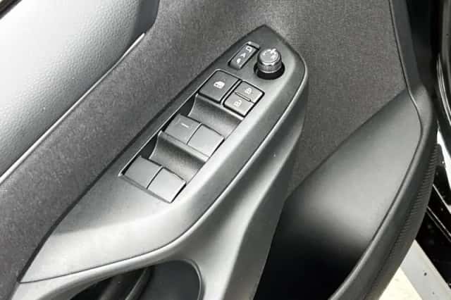 Mazda 2_Hybrid (2025) thumbnail 21
