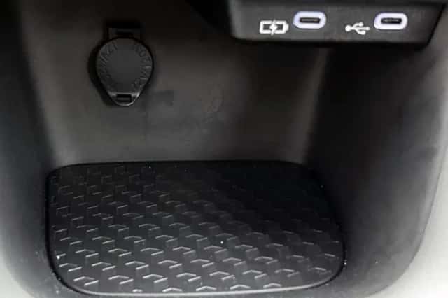 Mazda 2_Hybrid (2025) thumbnail 23