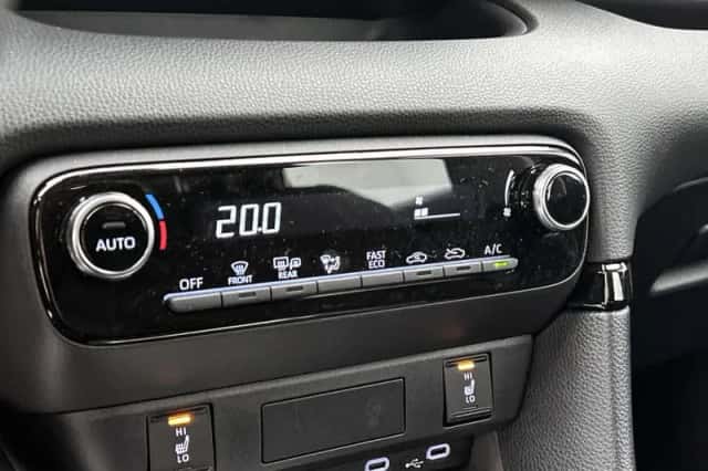 Mazda 2_Hybrid (2025) thumbnail 9