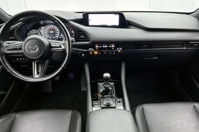 Mazda 3 (2021) thumbnail 4
