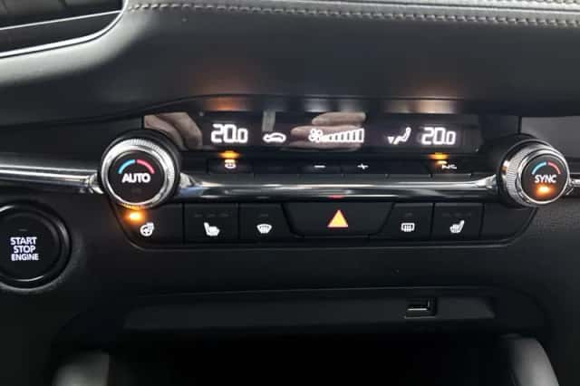 Mazda 3 (2021) thumbnail 9
