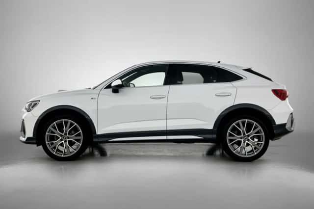 Audi Q3 (2021) thumbnail 4