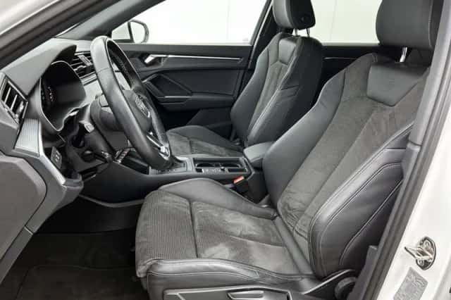 Audi Q3 (2021) thumbnail 6