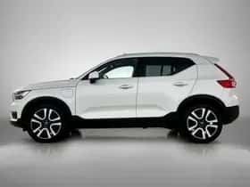 Volvo XC40 (2021) thumbnail 3