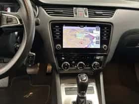 Škoda Octavia (2019) thumbnail 17