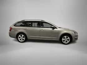 Škoda Octavia (2019) thumbnail 3