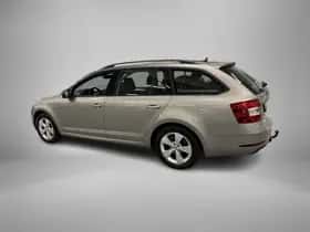 Škoda Octavia (2019) thumbnail 8
