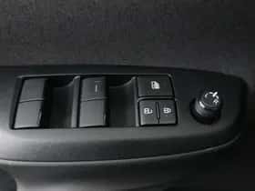 Mazda 2_Hybrid (2024) thumbnail 5