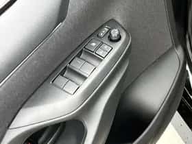 Mazda 2_Hybrid (2025) thumbnail 21
