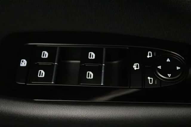 Mazda 3 (2024) thumbnail 5