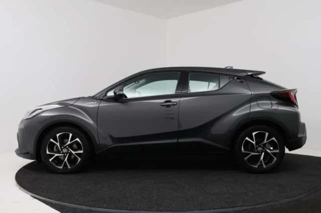 Toyota C-HR (2021) thumbnail 3