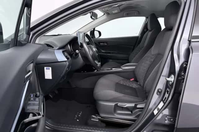 Toyota C-HR (2021) thumbnail 5