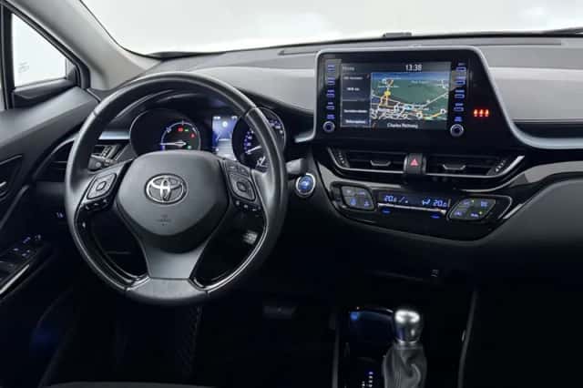 Toyota C-HR (2021) thumbnail 7