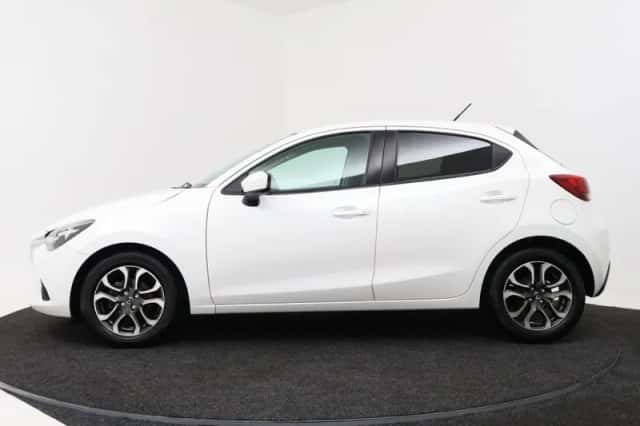 Mazda 2 (2017) thumbnail 3