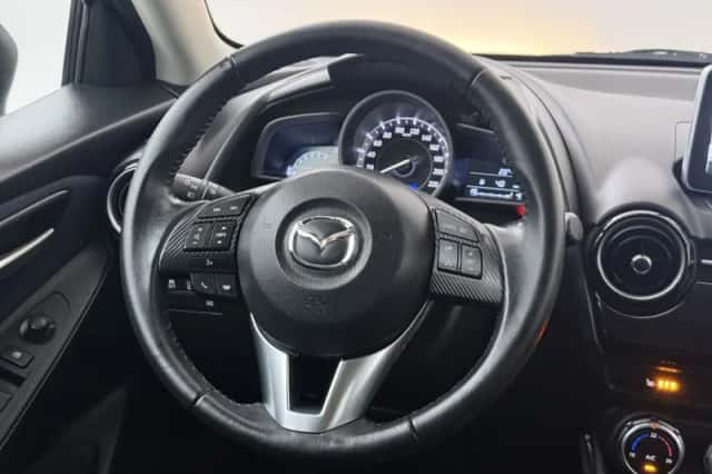 Mazda 2 (2017) thumbnail 6