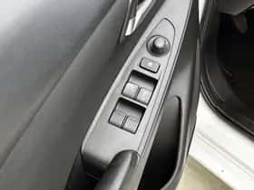 Mazda 2 (2024) thumbnail 22