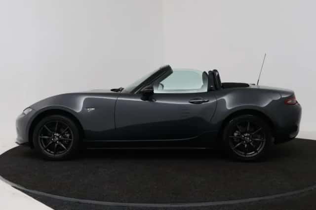 Mazda MX-5 (2016) thumbnail 3