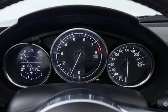 Mazda MX-5 (2016) thumbnail 6