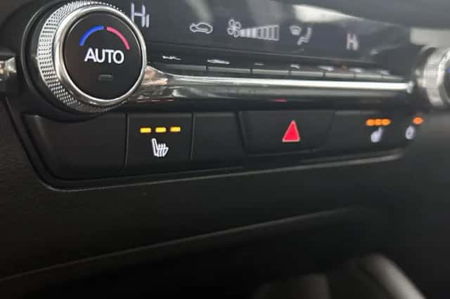 Mazda 3 (2024) thumbnail 18