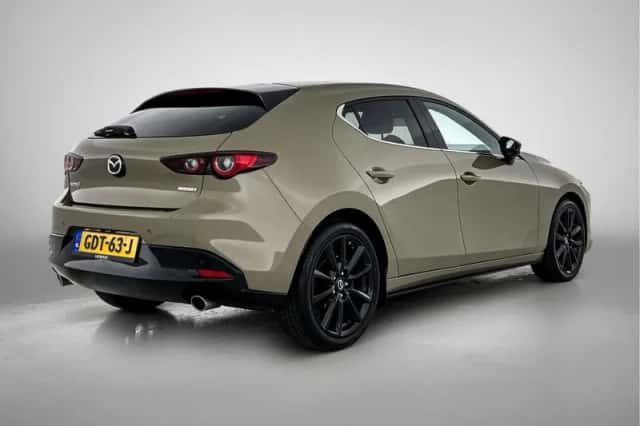 Mazda 3 (2024) thumbnail 3